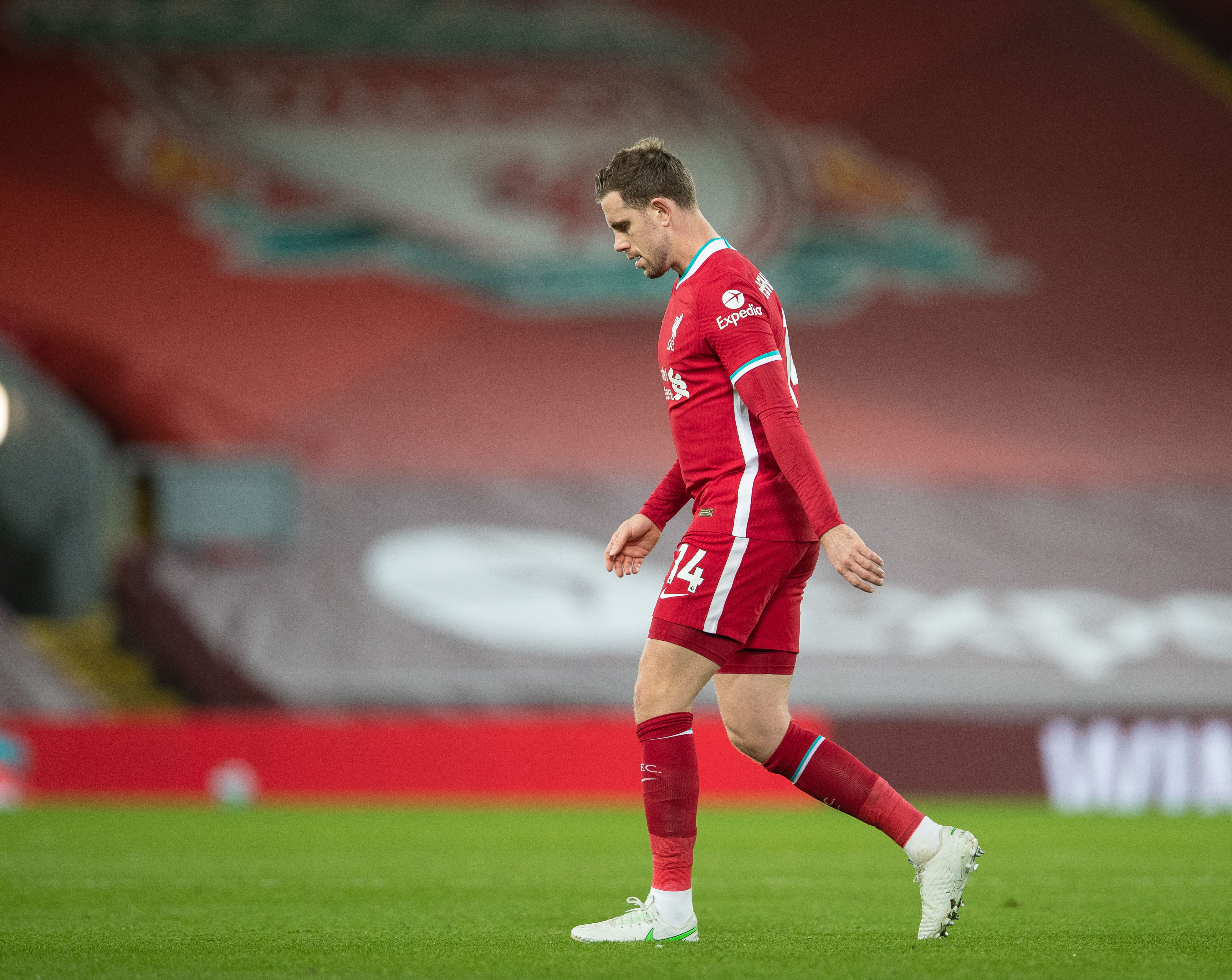 TA分析3-5-2阵型：从翼卫驱动到双锋美学，弱队逆袭制胜之道（深度解构3-5-2：翼卫引擎与双锋美学，弱旅逆袭的制胜密码）