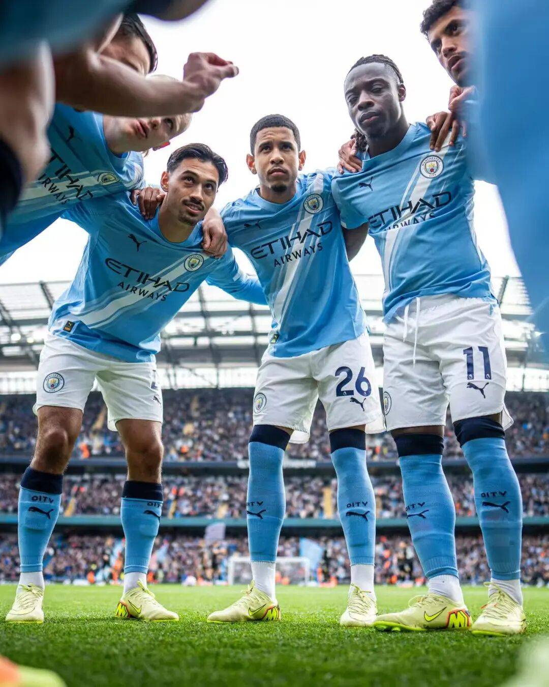 他第四节突然爆发，带队直接反超（末节他火力全开，率队一举反超）