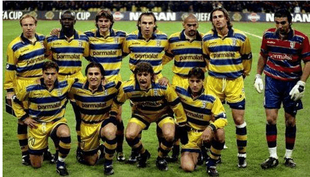 赛后情书：皇马不敌利物浦菜的发昏，拜仁大战巴黎脏的一批！（赛后手记：皇马不敌利物浦状态低迷，拜仁与巴黎恶战火药味十足！）