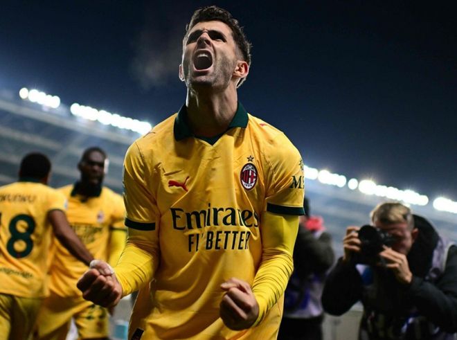 利物浦欲出售左后卫齐米卡斯，因其不愿离开安菲尔德，而其他球员面临竞争。（利物浦考虑出售齐米卡斯，球员意愿留守安菲尔德，队内其他位置竞争激烈）