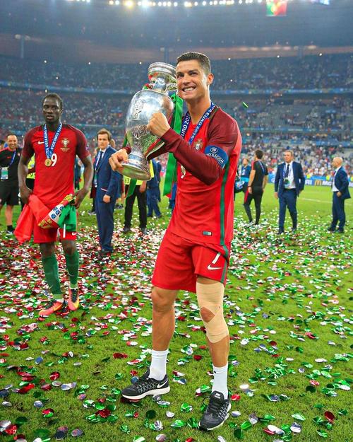 TA：谢什科已退出斯洛文尼亚国家队名单，膝伤还在继续评估