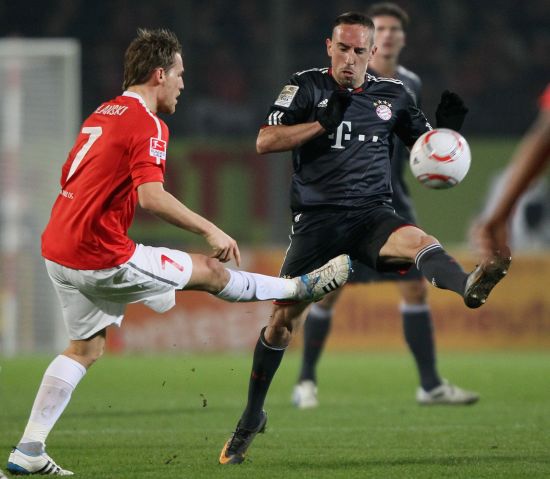 执教俱乐部前1000场场均积分前10：瓜迪奥拉第1，穆里尼奥第2（俱乐部执教前1000场场均积分前十：瓜迪奥拉居首，穆里尼奥次席）