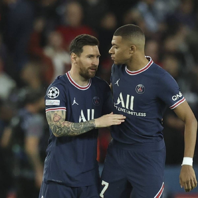 热火铁血防守再现硬汉精神（热火以铁血防线彰显硬汉风骨）