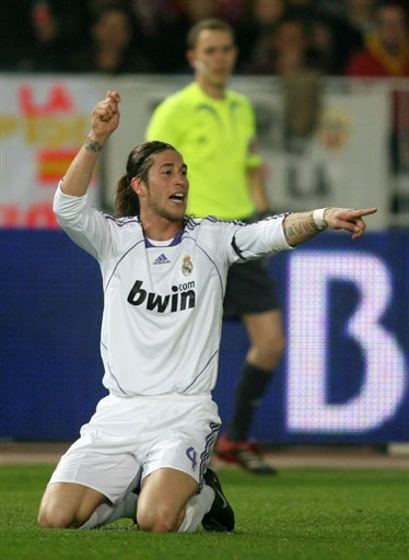 拜仁慕尼黑客场大胜多特蒙德（拜仁慕尼黑做客横扫多特蒙德）