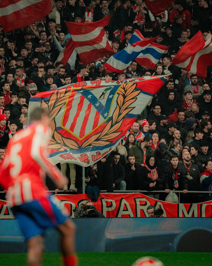 乔-科尔：迪亚斯的铲球完全没必要，阿什拉夫可能伤缺至圣诞（乔-科尔：迪亚斯这次铲球毫无必要，阿什拉夫或将伤停至圣诞节）