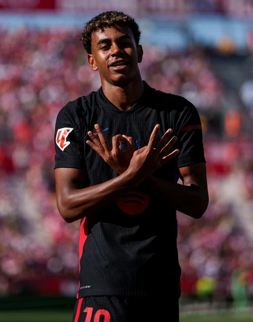 英格兰近8次世界杯对阵欧洲球队6负，近两届均被欧洲球队淘汰（英格兰世界杯近8战欧洲队输6场，连续两届被欧洲对手淘汰）