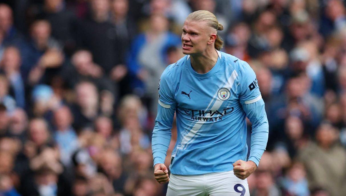 女足英联杯中发生暴力冲突，一名球员抓住对手脖子将其摔倒（女足英联杯爆发肢体冲突：一名球员抓住对手颈部将其摔倒）